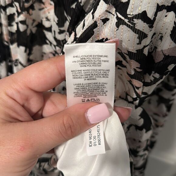 Express Floral Dress - Picture 5 of 5